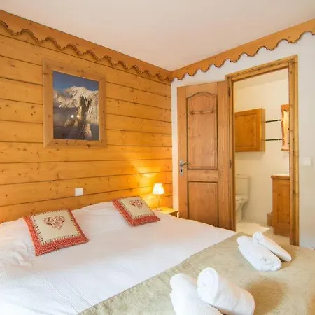 Sleeps 8 Wifi Apartment